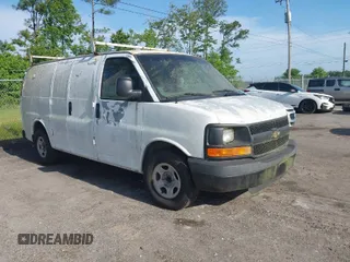 2006 Chevrolet Express Cargo Van with VIN 1GCFG15X261109290, listed as a IAAI auction lot 42088599 with 1 mi miles. Bid and sale history available at carsss.com. Image 1.