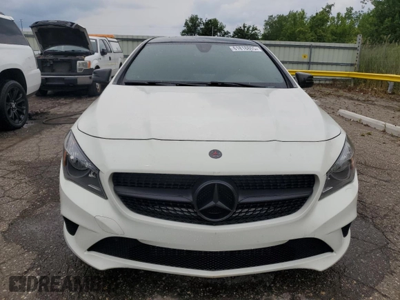 2015 Mercedes-Benz CLA 250 with VIN WDDSJ4GB0FN229669, listed as a Copart auction lot 61818805 with 82,975 mi miles and Clean title. Bid and sale history available at DreamBid. Image 5.