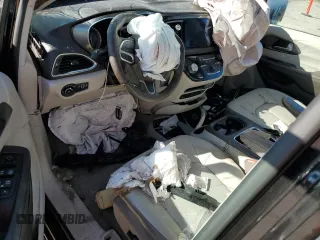 2017 Chrysler Pacifica Touring L Plus with VIN 2C4RC1EG0HR525202, listed as a Copart auction lot 42175765 with Not Provided miles and Salvage Title. Bid and sale history available at DreamBid. Image 8.