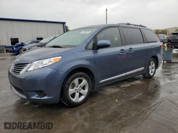 2017 Toyota Sienna LE Auto Access Seat with VIN 5TDKZ3DC7HS839088, listed as a Copart auction lot 47699525 with 63,466 mi miles and Salvage Title. Bid and sale history available at carsss.com. Image 1.