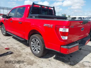 2021 Ford F-150 XL z VIN 1FTEW1CP8MKD05727, wystawiony jako IAAI lot #42375464 z przebiegiem 55 647 mil mil oraz . Historia ofert i sprzedaży dostępna na DreamBid. Obrazek 3.