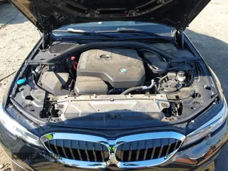 2020 BMW 3 Series 330i xDrive with VIN 3MW5R7J05L8B35758, listed as a IAAI auction lot 41680239 with 1 mi miles. Bid and sale history available at carsss.com. Image 10.