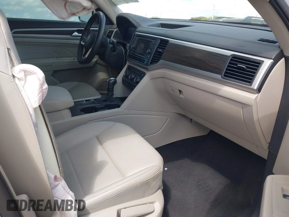 2022 Volkswagen Atlas SE with VIN 1V2DP2CA7NC503364, listed as a IAAI auction lot 41788524 with 49,134 mi miles and . Bid and sale history available at DreamBid. Image 5.