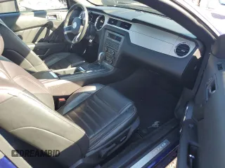 2013 Ford Mustang V6 with VIN 1ZVBP8AM9D5267518, listed as a Copart auction lot 47307545 with 109,784 mi miles and Salvage title. Bid and sale history available at DreamBid. Image 8.