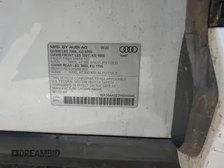 2022 Audi e-tron Premium z VIN WA1AAAGE2NB040546, wystawiony jako IAAI lot #41813053 z przebiegiem 47 002 mil mil oraz . Historia ofert i sprzedaży dostępna na DreamBid. Obrazek 9.