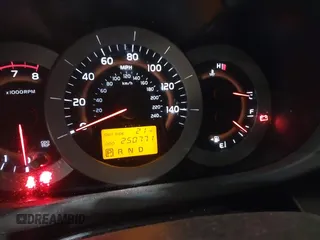 2008 Toyota RAV4 Sport z VIN JTMZK32V286010730, wystawiony jako IAAI lot #41564097 z przebiegiem 250 771 mil mil oraz . Historia ofert i sprzedaży dostępna na DreamBid. Obrazek 7.