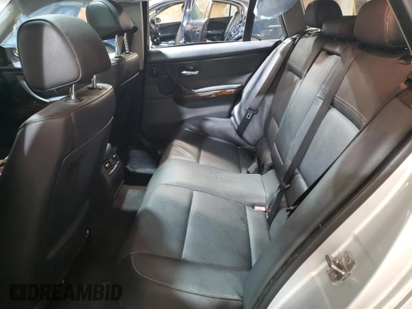 2010 BMW 3 Series 328i с VIN WBAUT9C58AA191325, выставлен на аукционе Copart как лот 79622714 с пробегом 109 411 миль миль и Списание • Salvage title. История ставок и продаж доступна на DreamBid. Изображение 10.