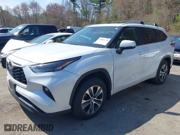 2024 Toyota Highlander LE z VIN 5TDKDRBH6RS544226, wystawiony jako IAAI lot #42083278 z przebiegiem 6 066 mil mil oraz . Historia ofert i sprzedaży dostępna na DreamBid. Obrazek 2.