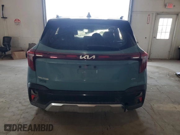 2024 Kia Seltos SX z VIN KNDETCA72R7563775, wystawiony jako Copart lot #48379655 z przebiegiem Nie podano mil oraz Szkoda całkowita • Salvage title. Historia ofert i sprzedaży dostępna na DreamBid. Obrazek 6.