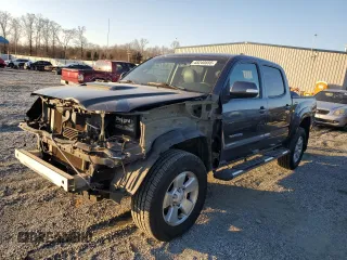 2015 Toyota Tacoma with VIN 3TMLU4EN2FM178348, listed as a Copart auction lot 48240555 with 132,142 mi miles and Salvage Title. Bid and sale history available at carsss.com. Image 1.