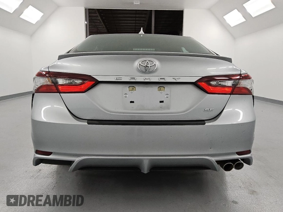2022 Toyota Camry SE with VIN 4T1G11AK1NU670511, listed as a Copart auction lot 52487225 with 57,583 mi miles and Clean Title. Bid and sale history available at DreamBid. Image 6.