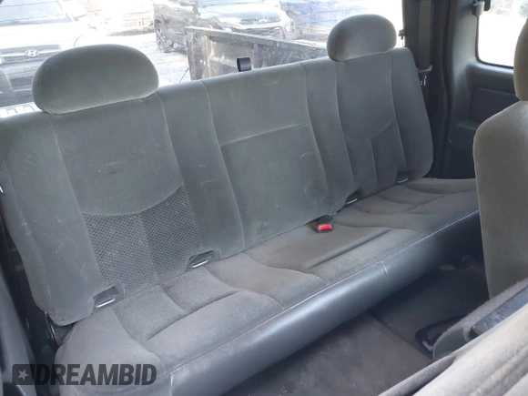 2005 Chevrolet Silverado 1500 LS z VIN 2GCEC19V551250024, wystawiony jako IAAI lot #42357909 z przebiegiem 166 305 mil mil oraz . Historia ofert i sprzedaży dostępna na DreamBid. Obrazek 8.