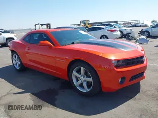 2013 Chevrolet Camaro LT z VIN 2G1FC1E39D9247161, wystawiony jako IAAI lot #42281827 z przebiegiem 133 210 mil mil oraz . Historia ofert i sprzedaży dostępna na DreamBid. Obrazek 1.