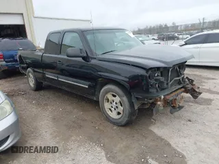 2005 Chevrolet Silverado 1500 LS with VIN 2GCEC19VX51221196, listed as a IAAI auction lot 41719762 with 319,204 mi miles. Bid and sale history available at carsss.com. Image 1.
