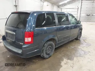 2009 Chrysler Town & Country LX with VIN 2A8HR44E79R597925, listed as a IAAI auction lot 42039180 with 226,138 mi miles. Bid and sale history available at carsss.com. Image 4.