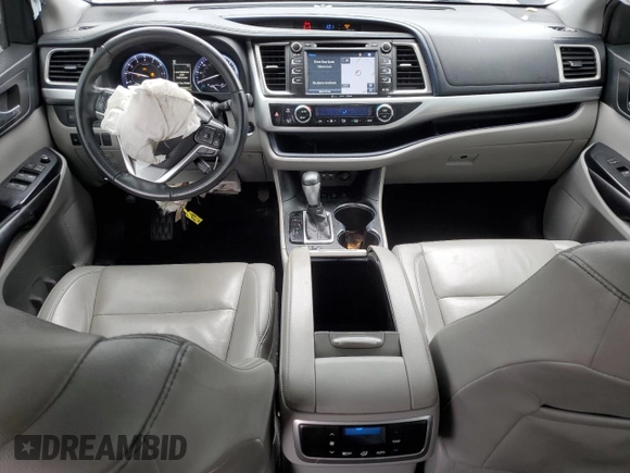 2019 Toyota Highlander SE z VIN 5TDJZRFH8KS613995, wystawiony jako Copart lot #57644135 z przebiegiem 110 326 mil mil oraz Szkoda całkowita • Salvage title. Historia ofert i sprzedaży dostępna na DreamBid. Obrazek 8.