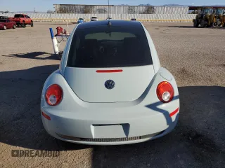 2010 Volkswagen New Beetle Coupe with VIN 3VWRG3AGXAM036824, listed as a Copart auction lot 49136755 with 72,442 mi miles and Salvage Title. Bid and sale history available at carsss.com. Image 6.