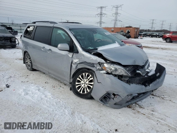 2018 Toyota Sienna XLE Auto Access Seat with VIN 5TDYZ3DC3JS904227, listed as a Copart auction lot 45050625 with Not Provided miles and Salvage Title. Bid and sale history available at DreamBid. Image 4.