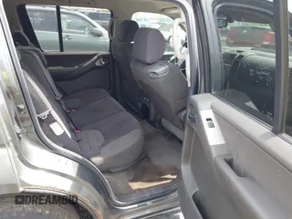 2005 Nissan Pathfinder LE z VIN 5N1AR18W95C743850, wystawiony jako IAAI lot #42331533 z przebiegiem 137 824 mil mil oraz . Historia ofert i sprzedaży dostępna na DreamBid. Obrazek 8.