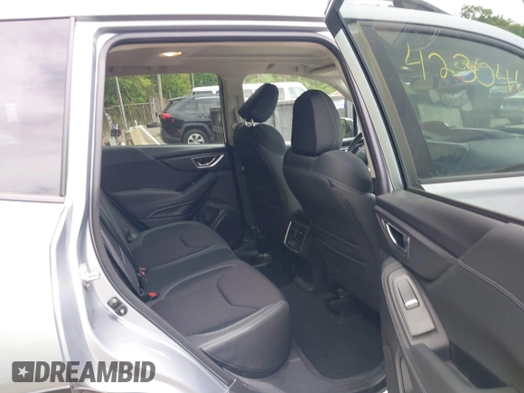 2020 Subaru Forester Premium z VIN JF2SKAJC1LH457523, wystawiony jako IAAI lot #42304635 z przebiegiem 30 390 mil mil oraz . Historia ofert i sprzedaży dostępna na DreamBid. Obrazek 8.