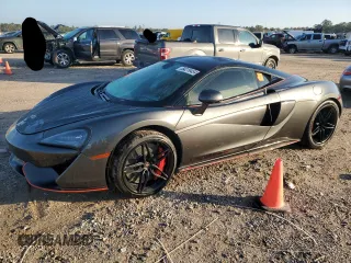 2017 McLaren 570S z VIN SBM13DAAXHW003255, wystawiony jako Copart lot #84219454 z przebiegiem Nie podano mil oraz Szkody całkowita. Historia ofert i sprzedaży dostępna na DreamBid. Obrazek 1.