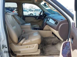 2008 GMC Yukon Denali с VIN 1GKFK63888J118915, выставлен на аукционе IAAI как лот 42262018 с пробегом 218 082 миль миль и . История ставок и продаж доступна на DreamBid. Изображение 5.