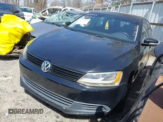 2012 Volkswagen Jetta Sedan TDI w/Premium & Nav with VIN 3VWLL7AJ1CM334735, listed as a IAAI auction lot 41749312 with 196,237 mi miles. Bid and sale history available at carsss.com. Image 2.