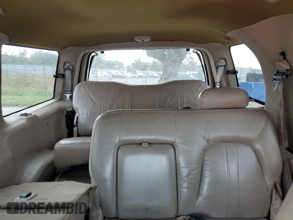 1998 Ford Expedition XLT with VIN 1FMRU17L2WLB80537, listed as a Copart auction lot 78256524 with 219,517 mi miles and Non Repairable. Bid and sale history available at carsss.com. Image 10.