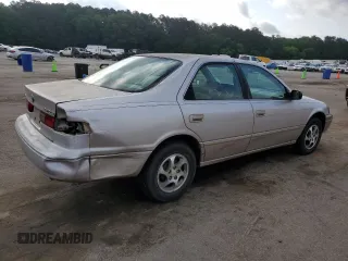 1997 Toyota Camry LE z VIN 4T1BG22K6VU815524, wystawiony jako Copart lot #57466415 z przebiegiem Nie podano mil oraz Szkoda całkowita • Salvage title. Historia ofert i sprzedaży dostępna na DreamBid. Obrazek 3.