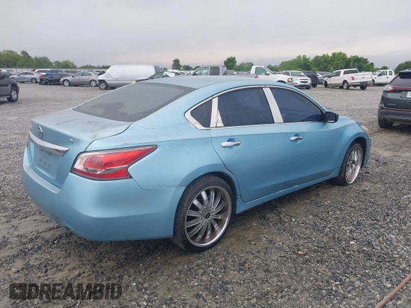 2015 Nissan Altima 2.5 S with VIN 1N4AL3AP2FN328451, listed as a IAAI auction lot 42113355 with 221,659 mi miles. Bid and sale history available at carsss.com. Image 4.
