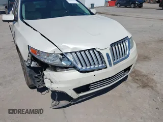 2009 Lincoln MKS with VIN 1LNHM94R09G602997, listed as a IAAI auction lot 42095272 with 122,682 mi miles and . Bid and sale history available at DreamBid. Image 6.