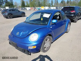 2000 Volkswagen New Beetle GLS with VIN 3VWCA21C9YM427262, listed as a IAAI auction lot 42050889 with 135,963 mi miles. Bid and sale history available at carsss.com. Image 2.
