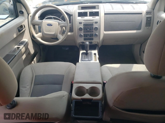 2008 Ford Escape XLT with VIN 1FMCU93128KA16982, listed as a Copart auction lot 58674645 with 214,331 mi miles and Salvage title. Bid and sale history available at DreamBid. Image 8.