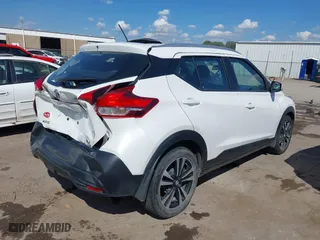 2018 Nissan Kicks SV with VIN 3N1CP5CU1JL505380, listed as a IAAI auction lot 40267581 with 80,705 mi miles. Bid and sale history available at carsss.com. Image 4.