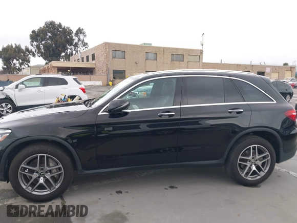 2019 Mercedes-Benz GLC 300 z VIN WDC0G4KBXKF593247, wystawiony jako IAAI lot #41913203 z przebiegiem 30 833 mil mil oraz . Historia ofert i sprzedaży dostępna na DreamBid. Obrazek 14.