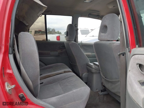 2004 Suzuki Grand Vitara with VIN JS3TE62V344100216, listed as a IAAI auction lot 41734638 with 213,166 mi miles. Bid and sale history available at carsss.com. Image 8.