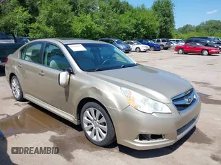 2010 Subaru Legacy Limited Moon z VIN 4S3BMCK65A3238801, wystawiony jako IAAI lot #42562422 z przebiegiem 252 844 mil mil oraz . Historia ofert i sprzedaży dostępna na DreamBid. Obrazek 1.