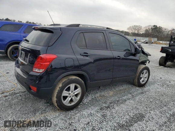 2022 Chevrolet Trax LT with VIN KL7CJLSM1NB569671, listed as a Copart auction lot 47720725 with 19,935 mi miles and Salvage Title. Bid and sale history available at carsss.com. Image 3.