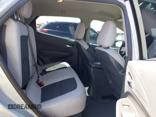 2017 Chevrolet Bolt EV LT z VIN 1G1FW6S08H4185243, wystawiony jako IAAI lot #42184763 z przebiegiem 78 347 mil mil oraz . Historia ofert i sprzedaży dostępna na DreamBid. Obrazek 8.