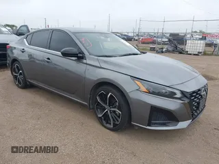2023 Nissan Altima SR z VIN 1N4BL4CV7PN383694, wystawiony jako IAAI lot #42190356 z przebiegiem Nie podano mil oraz . Historia ofert i sprzedaży dostępna na DreamBid. Obrazek 1.