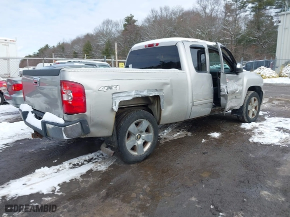 2009 Chevrolet Silverado 1500 LT with VIN 2GCEK29J091115058, listed as a IAAI auction lot 41527034 with 197,350 mi miles. Bid and sale history available at carsss.com. Image 4.