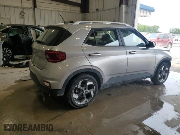 2024 Hyundai Venue SEL z VIN KMHRC8A37RU284685, wystawiony jako Copart lot #59228065 z przebiegiem 8 816 mil mil oraz Szkoda całkowita • Salvage title. Historia ofert i sprzedaży dostępna na DreamBid. Obrazek 3.