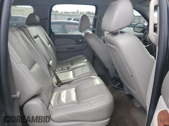 2008 Chevrolet Suburban 3LT z VIN 1GNFC16J28J158036, wystawiony jako Copart lot #83889104 z przebiegiem 189 822 mil mil oraz Szkoda całkowita • Salvage title. Historia ofert i sprzedaży dostępna na DreamBid. Obrazek 10.