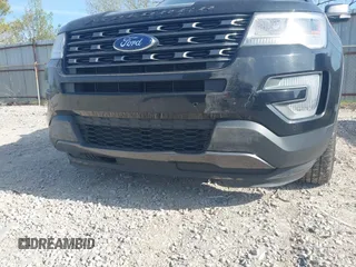 2017 Ford Explorer XLT с VIN 1FM5K8D84HGC45915, выставлен на аукционе IAAI как лот 42088691 с пробегом 162 159 миль миль и . История ставок и продаж доступна на DreamBid. Изображение 12.