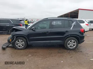 2016 Volkswagen Tiguan S z VIN WVGAV7AX5GW577538, wystawiony jako IAAI lot #41554415 z przebiegiem 94 233 mil mil oraz . Historia ofert i sprzedaży dostępna na DreamBid. Obrazek 13.