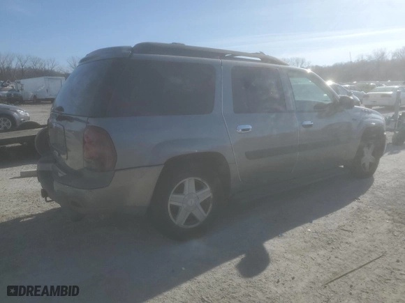 2005 Chevrolet TrailBlazer LS with VIN 1GNET16S256114329, listed as a Copart auction lot 85517214 with 193,759 mi miles and Salvage Title. Bid and sale history available at carsss.com. Image 3.