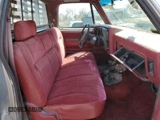 1992 Dodge D/W 250 with VIN 1B7KM26C0NS501198, listed as a Copart auction lot 50317475 with 269,473 mi miles and Salvage Title. Bid and sale history available at carsss.com. Image 10.