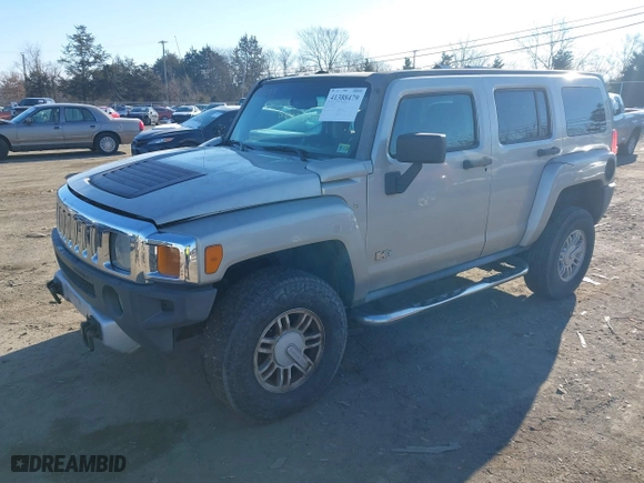 2008 Hummer H3 SUV with VIN 5GTEN13E088183099, listed as a IAAI auction lot 41388479 with 187,115 mi miles. Bid and sale history available at carsss.com. Image 17.