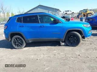 2022 Jeep Compass Latitude Lux with VIN 3C4NJDFBXNT129487, listed as a IAAI auction lot 42127106 with 18,360 mi miles and . Bid and sale history available at DreamBid. Image 13.