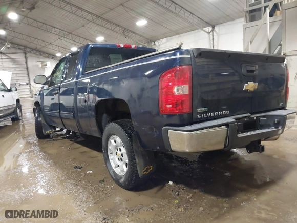 2010 Chevrolet Silverado 1500 LT with VIN 1GCSKSE33AZ180699, listed as a IAAI auction lot 41455632 with 154,659 mi miles. Bid and sale history available at carsss.com. Image 3.